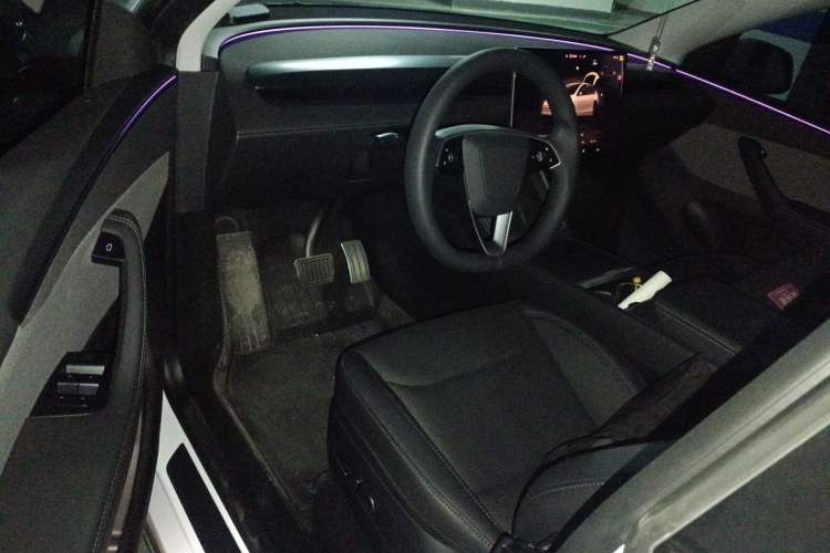 Used Tesla Model Y 2025 Rear-Wheel-Drive Version
