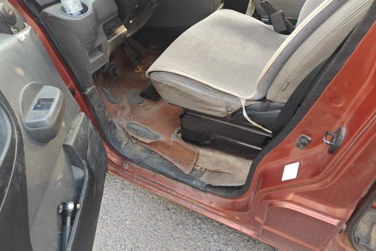 Used Nissan NV200 2010 1.6L Luxury Model Driver Seat