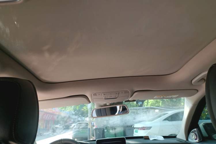 Used Mercedes-Benz C-Class 2015 C 260 L Headliner