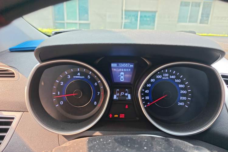 Used Hyundai Elantra (5th Generation / Langdong) 2012 1.6L Automatic Leading Model
