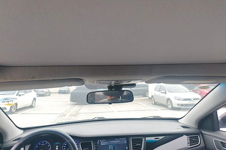 Used Hyundai Mistra 2014 1.8L Automatic Smart GLS Headliner