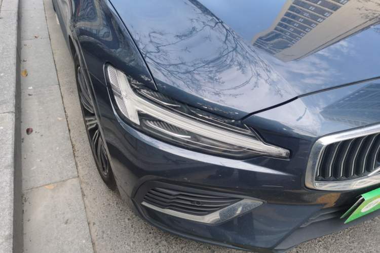 Used Volvo S60 New Energy 2021 T8 E-Drive Hybrid Four-Wheel Drive Smart Luxury Edition Right Front Headlight