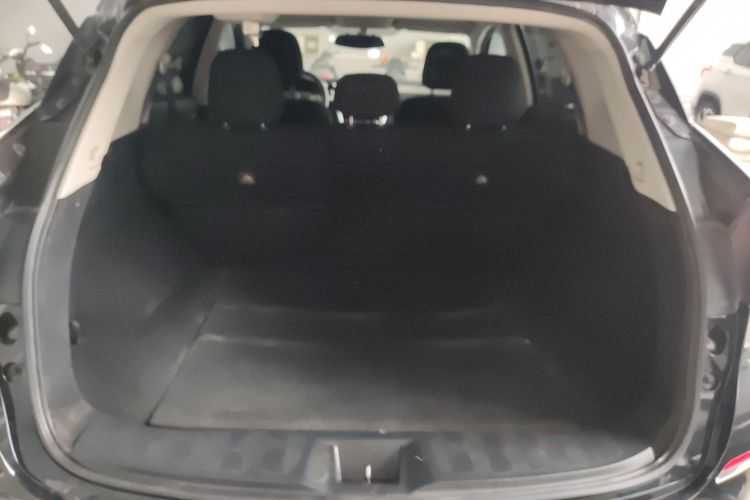 Used Nissan Murano 2015 2.5L XE Two-Wheel-Drive Elite Edition Trunk