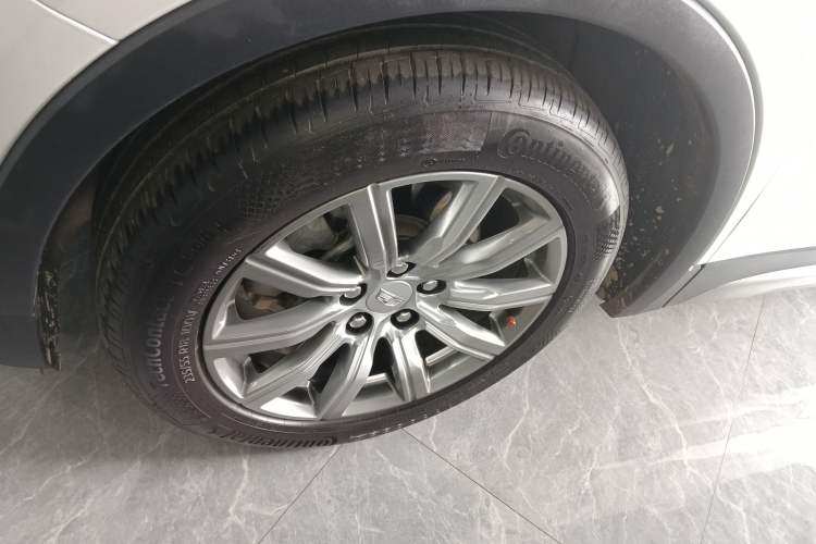 Used Cadillac XT4 2021 28T Two-Wheel Drive Luxury Version Left Front Wheel Hub