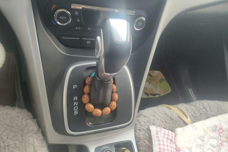 Used Ford Kuga 2013 1.6L GTDi Two-Wheel-Drive Trend Model