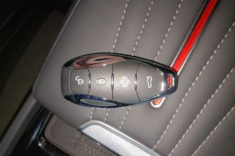 Used Hongqi H6 2024 2.0T ZhiMei Edition