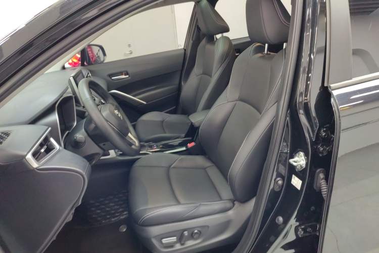 Used Toyota FRONTLANDER 2022 2.0L CVT Luxury Edition Left Front Seat