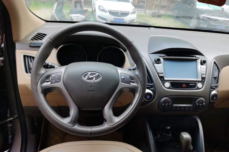 Used Hyundai ix35 2012 2.0L Automatic Two-Wheel Drive New Edition GL
