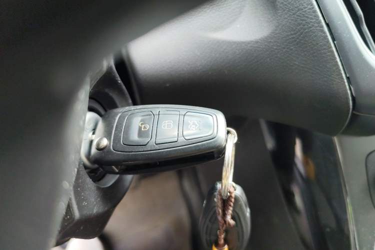 Used Ford Focus 2015 Hatchback 1.6L Manual Fashion Edition