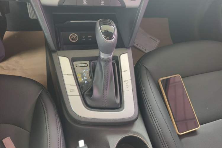 Used Hyundai Elantra (6th Generation / Lingdong) 2016 1.6L Automatic ZhiXuan – Elite Version
