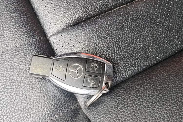 Used Mercedes-Benz E-Class 2015 Facelift E 200 L