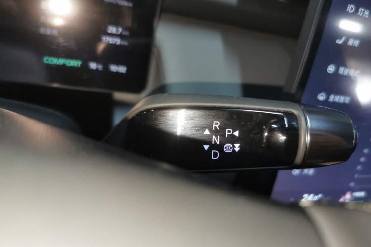 Used XPeng P7+ 2024 Ultra-Long Range Max Gear Lever