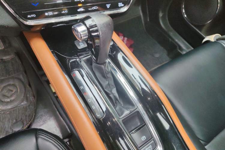 Used Honda Vezel 2015 1.8L CVT 2WD Luxury Model