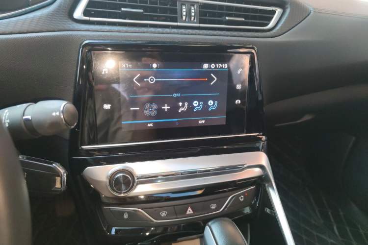 Used Peugeot 308 2018 230THP Automatic Luxury Edition Audio And AC Panel