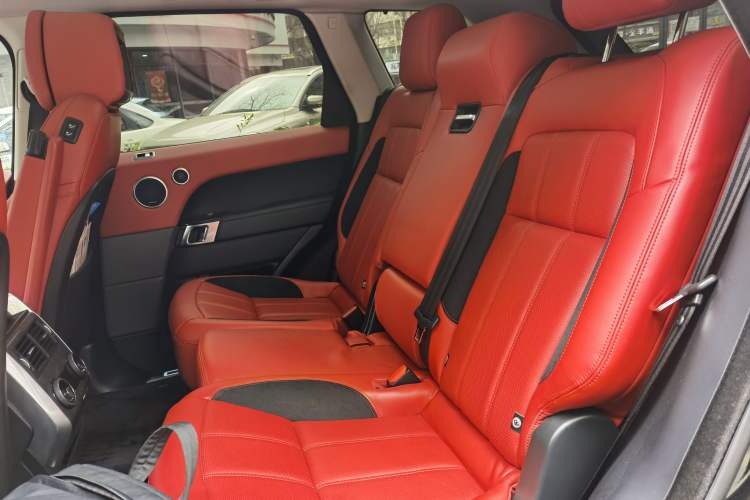 Used Land Rover Range Rover Sport 2022 3.0 L6 YAO Black Edition
