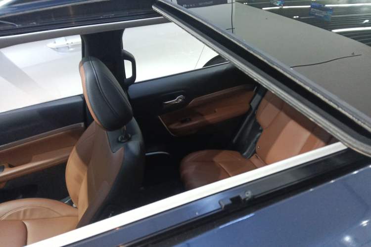 Used Jeep Grand Commander 2022 2.0T Four-Wheel Drive Luxury Edition
