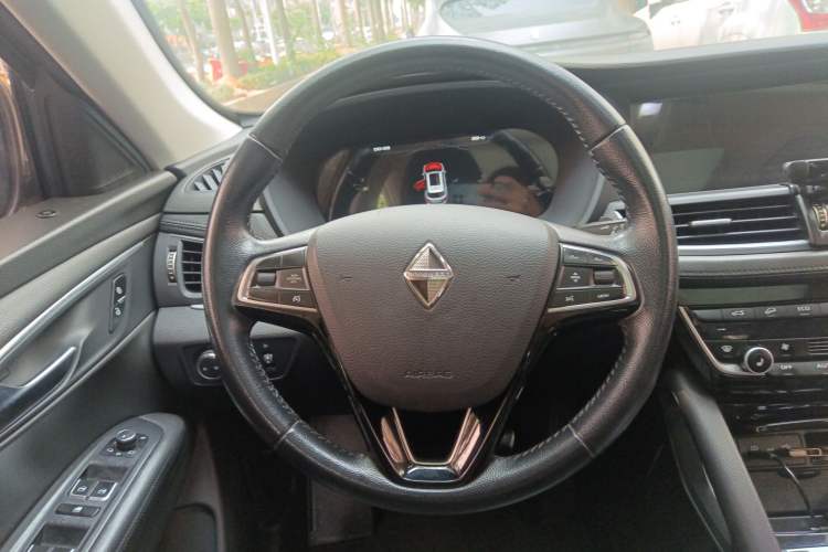 Used BORGWARD BX7 2018 28T Two-Wheel Drive Luxury Version 5 Seats China V Emission Standard