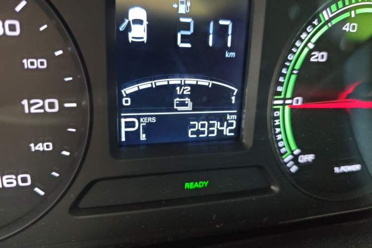 Used Roewe Clever 2021 302 km New Four-Seater Super-Efficient Version Odometer Close Up