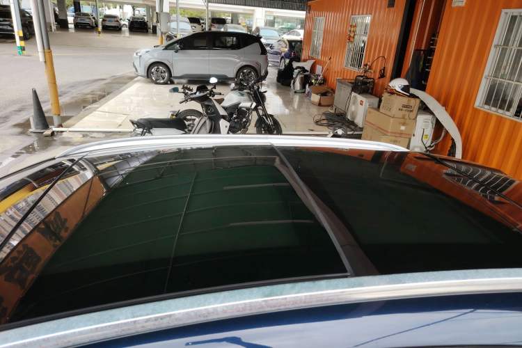 Used Mercedes-Benz GLA 2015 GLA 200 Fashion Model Roof