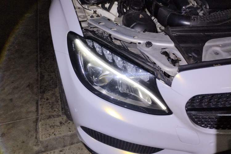 Used Mercedes-Benz C-Class 2015 Revised C 200 L Sport Edition Right Front Headlight