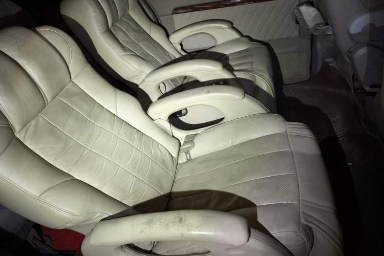 Used Mercedes-Benz Viano 2011 2.5L Navigator Edition
