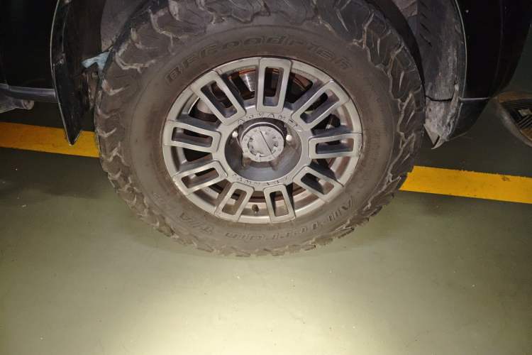 Used Mitsubishi Pajero 2015 3.0L Automatic Luxury Version China V Standard Right Front Wheel Hub