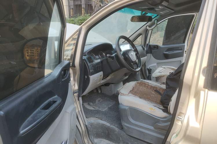 Used FORTHING Lingzhi 2017 Restyled M3L 1.6L 7-Seater Comfort Version