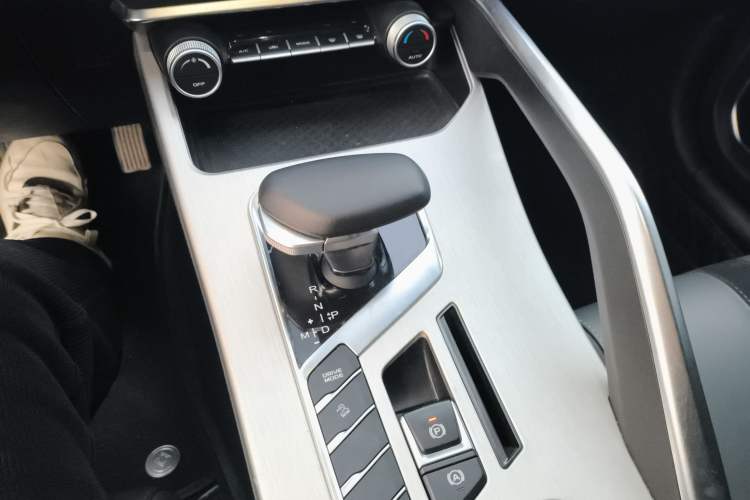 Used Geely Auto Coolray 2023 1.5T DCT Platinum Edition
