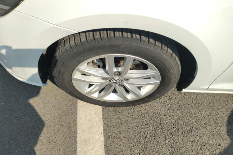 Used Volkswagen Golf 2019 280TSI DSG Comfort Version China V Standard Left Front Wheel Hub