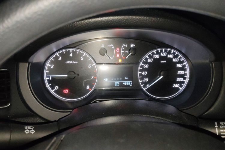 Used Nissan Tiida 2016 1.6L CVT Cool Dynamic Edition