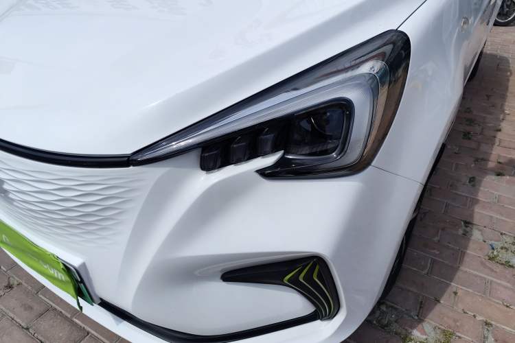 Used CHANGAN Benni E-Star 2022 Qingxin Edition Colorful Model Lithium Iron Phosphate Left Front Headlight