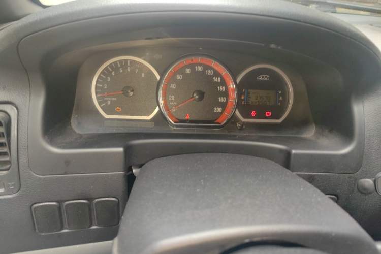 Used FORTHING Lingzhi 2013 M5 Q7 2.0L 7-Seater Long-Wheelbase Comfort Model