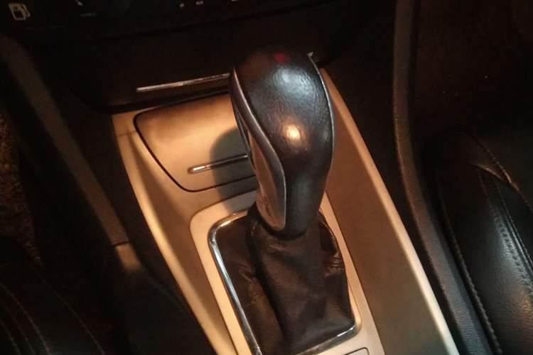 Used Citroen C5 2012 2.3L Automatic Zunyu Version Gear Lever