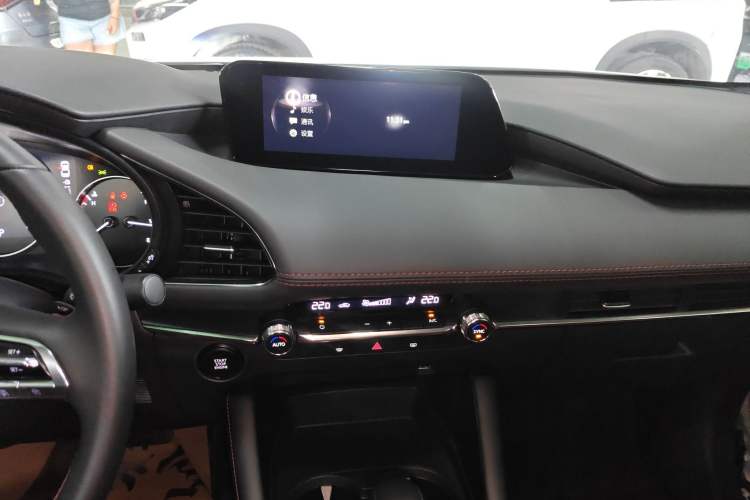 Used Mazda 3 Axela 2023 2.0L Automatic ZhiZhen Edition Audio And AC Panel