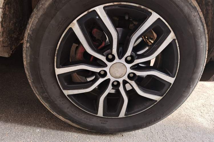 Used Lifan Auto Myway 2016 1.5L Manual Elite Version Right Front Wheel Hub