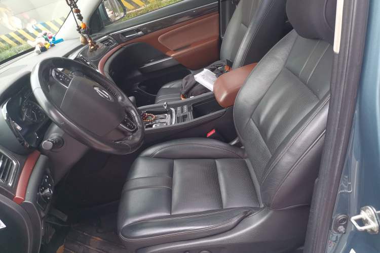 Used GAC Trumpchi GS8 2017 320T Two-Wheel Drive Luxury Smart Connectivity Version (7 Seats)