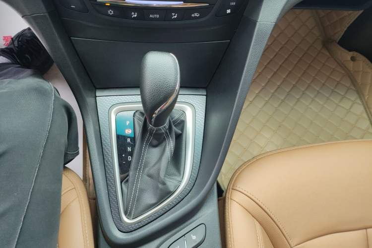 Used Buick Excelle GX 2018 18T Automatic Flagship Model Gear Lever