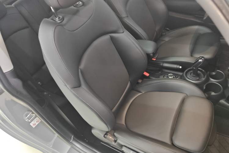 Used MINI MINI 2023 1.5T COOPER Artist
