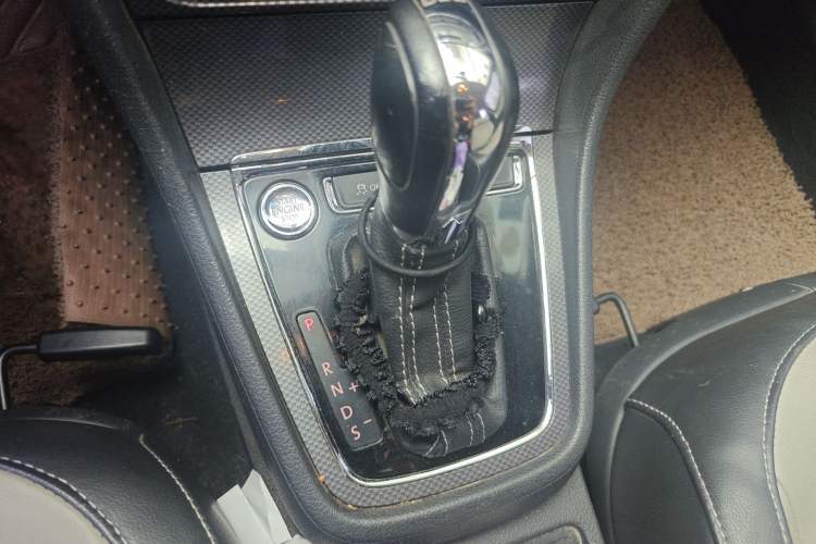 Used Volkswagen Cross Lavida 2014 1.4TSI DSG