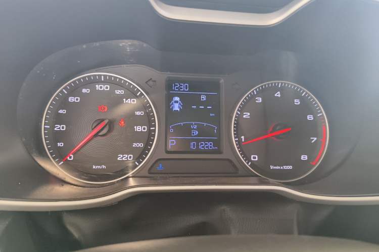 Used MG ZS 2018 1.5L Automatic Luxury Edition China V Standard