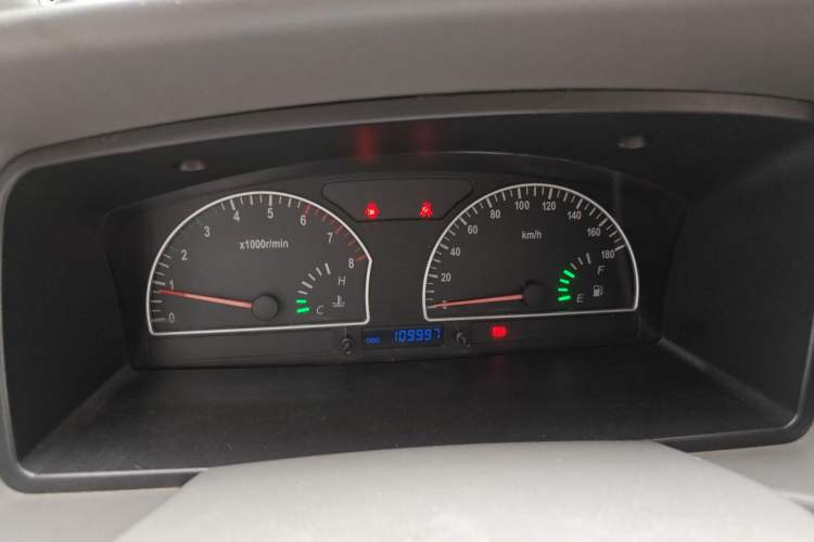 Used Dongfeng Shuaike 2011 1.6L Manual Comfort 7-Seater Instrument Cluster