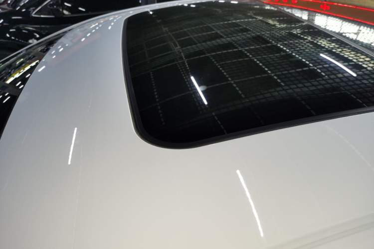 Used Cadillac XTS 2015 28T Comfort Model Roof