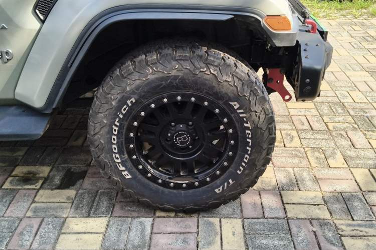 Used Jeep Wrangler 2019 2.0T Sahara Four-Door Version China VI Emission Standard