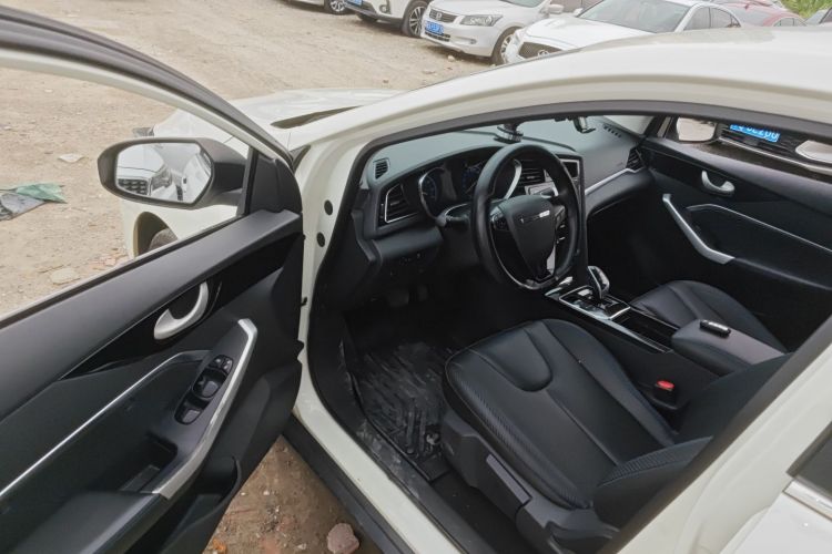 Used Venucia D60EV 2022 Standard Range Smart Drive Version Driver Seat