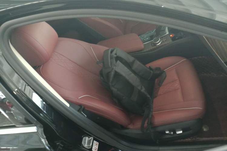 Used BMW 5 Series New Energy 2021 535Le Luxury Package Right Front Seat