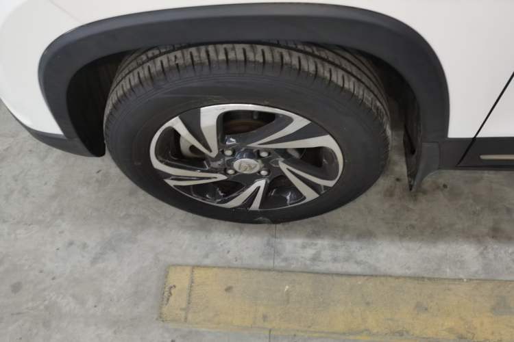 Used Baojun 510 2017 1.5L Automatic Luxury Model Left Front Wheel Hub