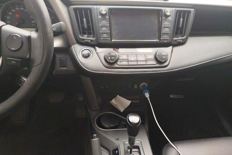 Used Toyota RAV4 2019 2.0L CVT Two-Wheel Drive Fashion X Limited Edition China V Standard