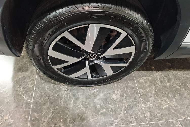 Used Volkswagen Tayron 2024 300TSI Two-Wheel-Drive Luxury Plus Advanced Version
