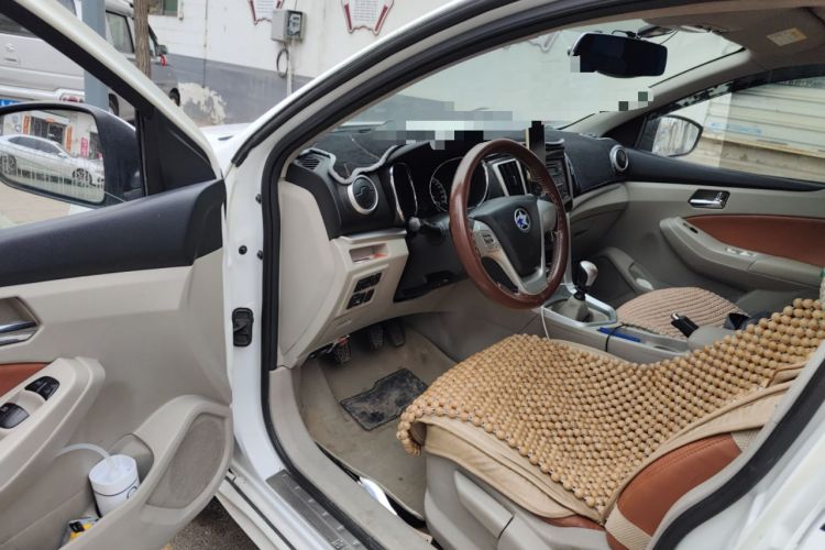 Used Venucia T70 2015 2.0L Manual RuiQu Version