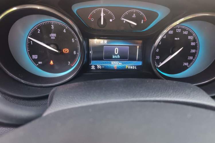 Used Buick Envision 2017 28T Four-Wheel Drive Elite Model Odometer Close Up